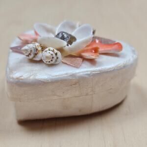 Vintage White Capiz Shell Heart Shaped Trinket Box Shell Flowers READ NOTE